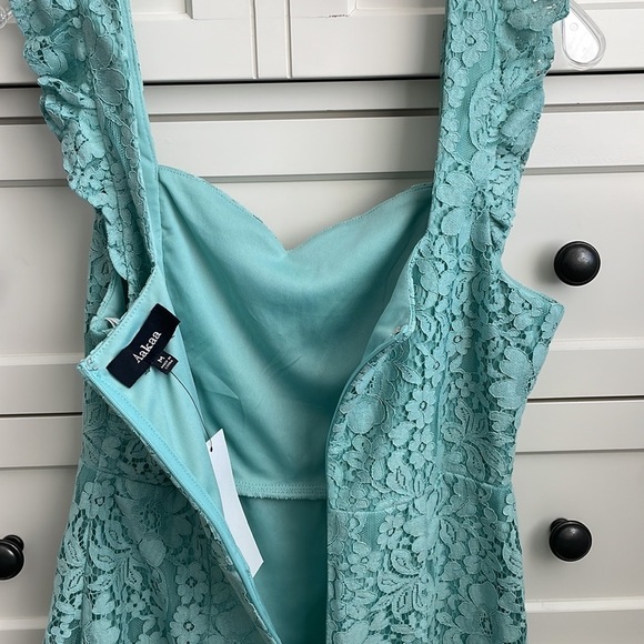 NWT Aakaa Women’s Blue Floral Lace Overlay Dress with Back Zipper - Size Medium - Picture 5 of 6